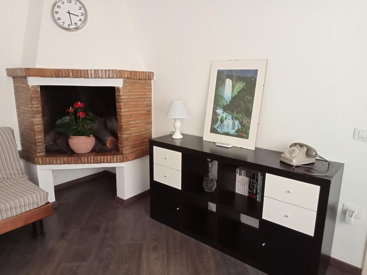 Casa Sofia - Appartamento Con Parcheggio Riservato 特尔尼 外观 照片